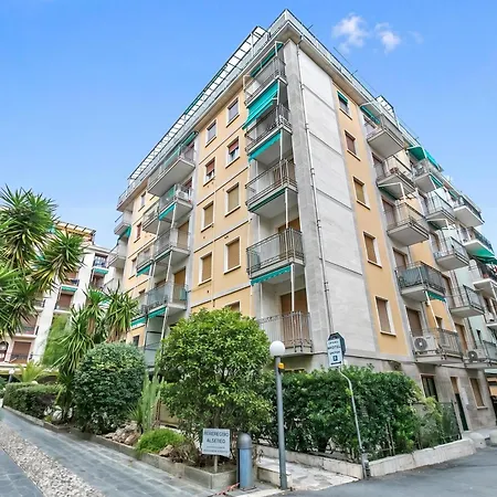 Casa Amorosa Town Center With Terrace And A/c - Happy Apartment Alassio