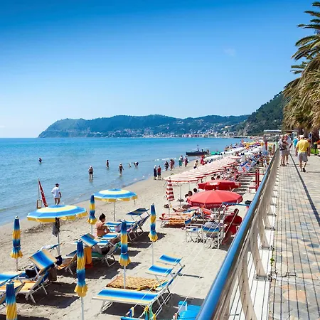 Casa Amorosa Town Center With Terrace And A/c - Happy Alassio